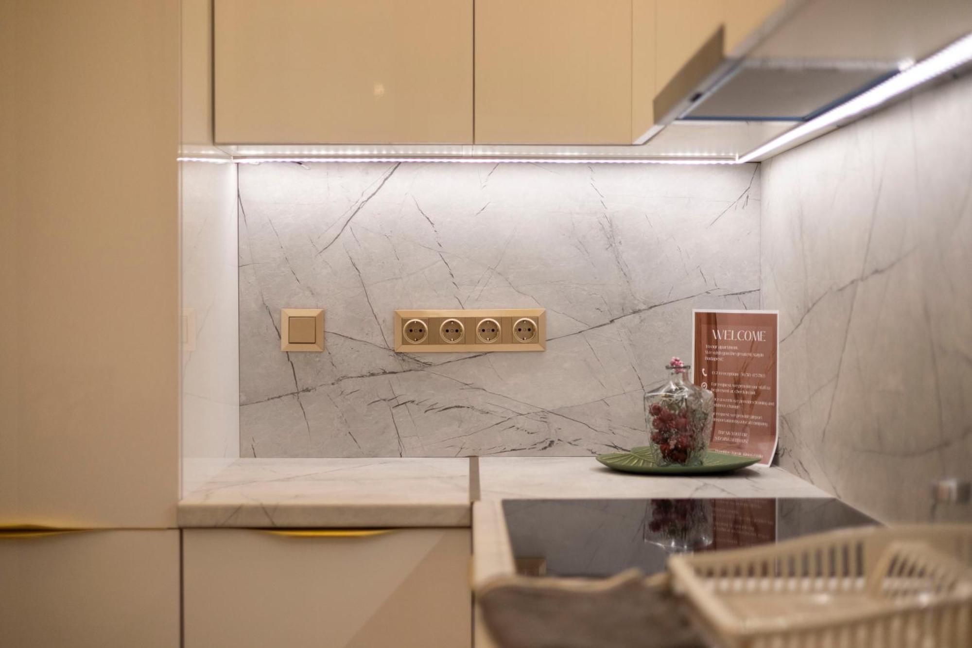 Exclusive Downtown Quentin Residence By Prestige Homes Budapešť Exteriér fotografie